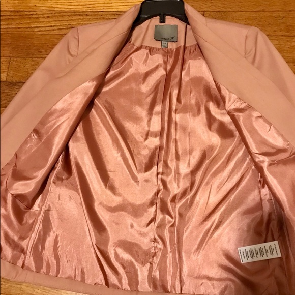 Blush color woman’s blazer - Picture 3 of 4